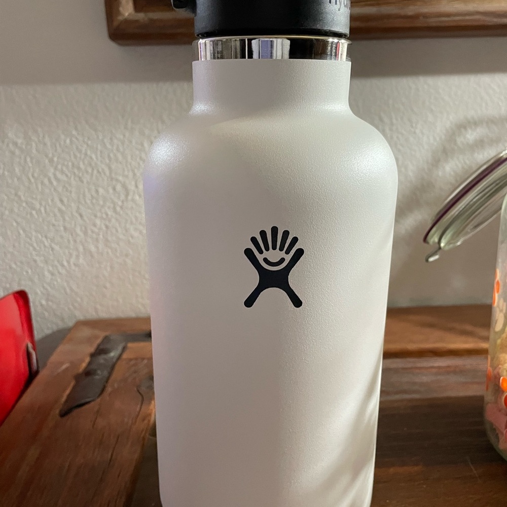 64 Oz. Hydro Flask Bottle